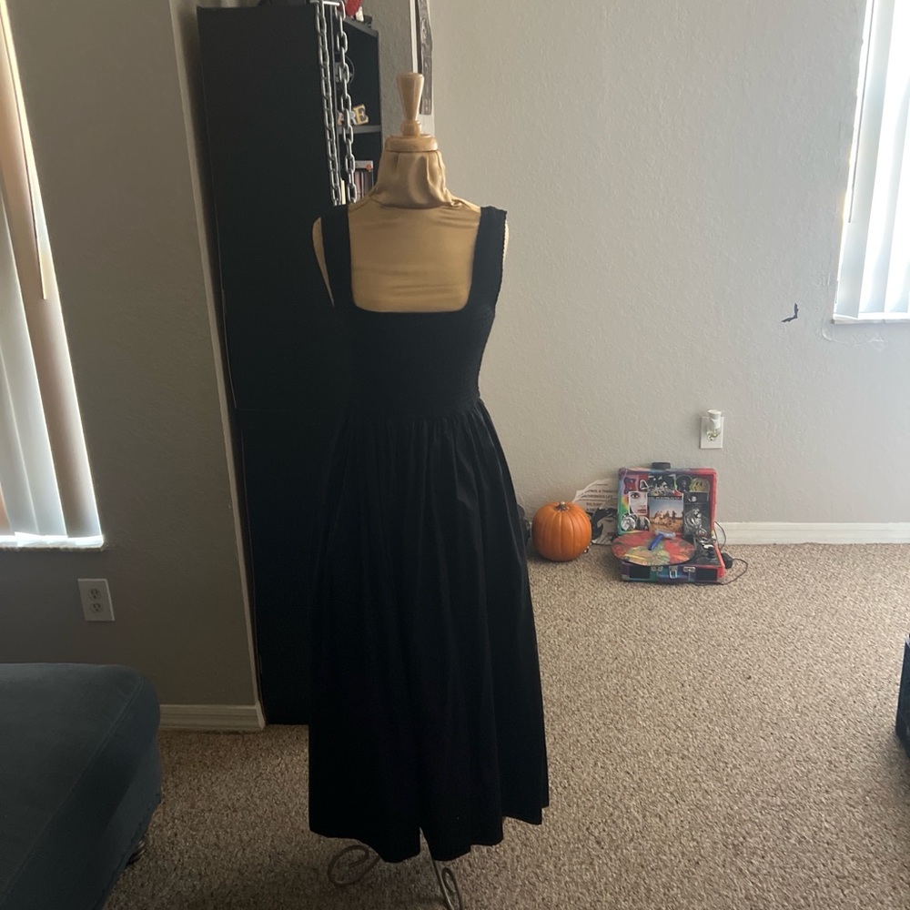 Elegant Black Sleeveless Dress